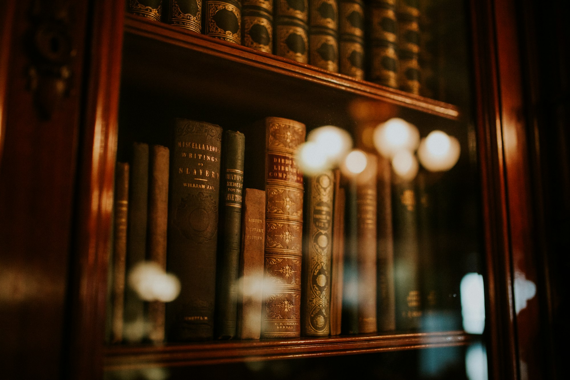 Антикварни правни книги